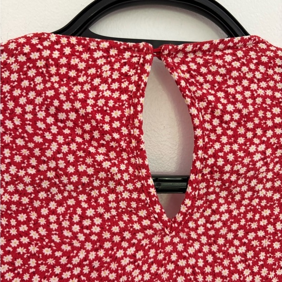 H&M floral Red and White Tie Front Short Sleeve Blouse size 10 - Picture 9 of 9